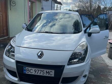 Белый Рено Меган, объемом двигателя 1.46 л и пробегом 200 тыс. км за 8300 $, фото 1 на Automoto.ua