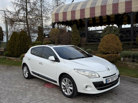 Белый Рено Меган, объемом двигателя 1.4 л и пробегом 224 тыс. км за 7000 $, фото 1 на Automoto.ua