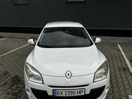 Белый Рено Меган, объемом двигателя 1.46 л и пробегом 289 тыс. км за 6200 $, фото 1 на Automoto.ua