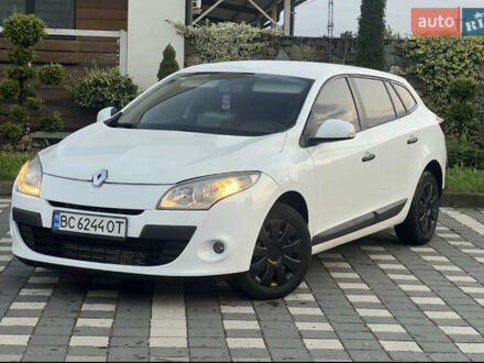 Рено Меган 2010 в Бориславе на Automoto.ua Белый Рено Меган, объемом двигателя 1.46 л и пробегом 345 тыс. км за 6100 $, фото 1 на Automoto.ua