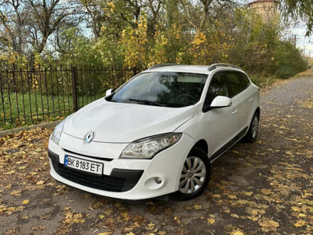 Рено Меган 2010 в Радивилове на Automoto.ua Белый Рено Меган, объемом двигателя 1.5 л и пробегом 257 тыс. км за 5250 $, фото 1 на Automoto.ua