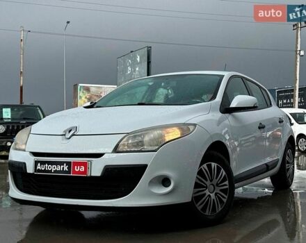 Белый Рено Меган, объемом двигателя 1.5 л и пробегом 231 тыс. км за 5300 $, фото 1 на Automoto.ua