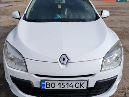 Рено Меган 2010 в Тернополе на Automoto.ua Белый Рено Меган, объемом двигателя 1.46 л и пробегом 304 тыс. км за 7000 $, фото 1 на Automoto.ua
