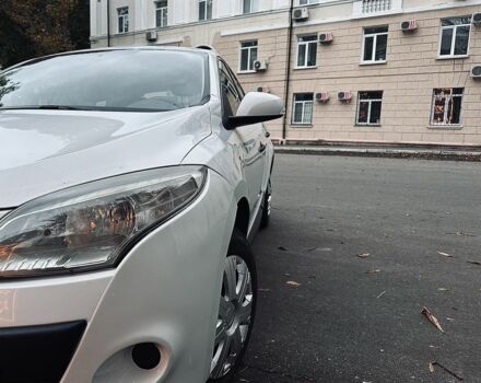 Білий Рено Меган, об'ємом двигуна 1.5 л та пробігом 296 тис. км за 5000 $, фото 1 на Automoto.ua