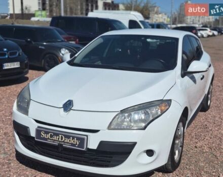 Белый Рено Меган, объемом двигателя 1.5 л и пробегом 242 тыс. км за 5999 $, фото 1 на Automoto.ua