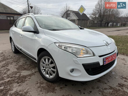 Белый Рено Меган, объемом двигателя 1.6 л и пробегом 211 тыс. км за 7399 $, фото 1 на Automoto.ua