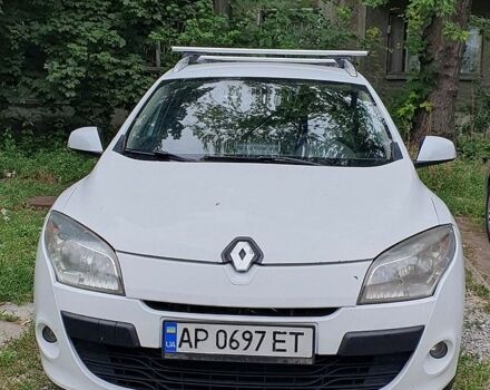 Білий Рено Меган, об'ємом двигуна 1.46 л та пробігом 396 тис. км за 5500 $, фото 1 на Automoto.ua