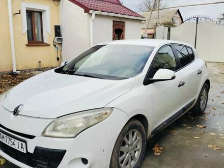 Білий Рено Меган, об'ємом двигуна 1.46 л та пробігом 211 тис. км за 4950 $, фото 1 на Automoto.ua