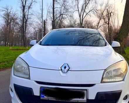 Белый Рено Меган, объемом двигателя 1.5 л и пробегом 265 тыс. км за 5900 $, фото 1 на Automoto.ua