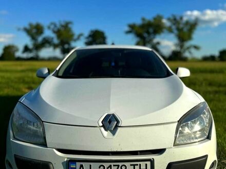 Білий Рено Меган, об'ємом двигуна 1.5 л та пробігом 0 тис. км за 5800 $, фото 1 на Automoto.ua