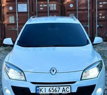 Белый Рено Меган, объемом двигателя 1.46 л и пробегом 250 тыс. км за 6300 $, фото 1 на Automoto.ua