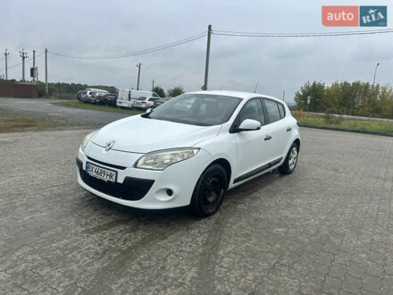 Рено Меган 2010 в Ярмолинцы на Automoto.ua Белый Рено Меган, объемом двигателя 1.46 л и пробегом 350 тыс. км за 4199 $, фото 1 на Automoto.ua