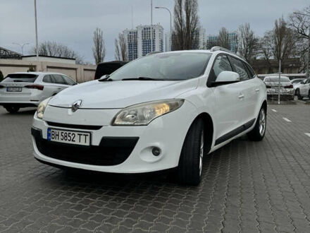 Белый Рено Меган, объемом двигателя 1.5 л и пробегом 323 тыс. км за 5500 $, фото 1 на Automoto.ua