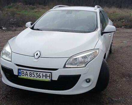 Белый Рено Меган, объемом двигателя 1.6 л и пробегом 240 тыс. км за 7200 $, фото 1 на Automoto.ua