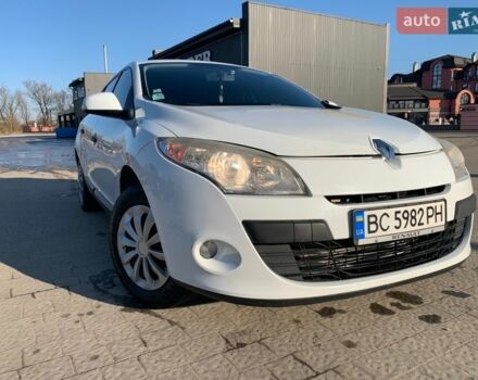 Белый Рено Меган, объемом двигателя 1.46 л и пробегом 191 тыс. км за 5350 $, фото 1 на Automoto.ua