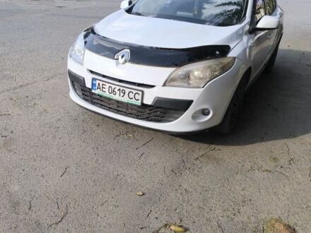 Рено Меган 2010 в Широком на Automoto.ua Белый Рено Меган, объемом двигателя 1.5 л и пробегом 269 тыс. км за 7000 $, фото 1 на Automoto.ua