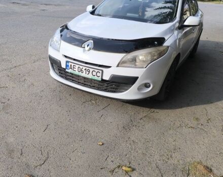 Рено Меган 2010 в Широком на Automoto.ua Белый Рено Меган, объемом двигателя 1.5 л и пробегом 269 тыс. км за 7000 $, фото 1 на Automoto.ua