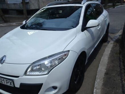 Рено Меган 2010 у Вышгороде на Automoto.ua Білий Рено Меган, об'ємом двигуна 1.6 л та пробігом 212 тис. км за 8000 $, фото 1 на Automoto.ua