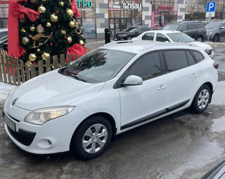 Белый Рено Меган, объемом двигателя 1.46 л и пробегом 238 тыс. км за 8000 $, фото 1 на Automoto.ua