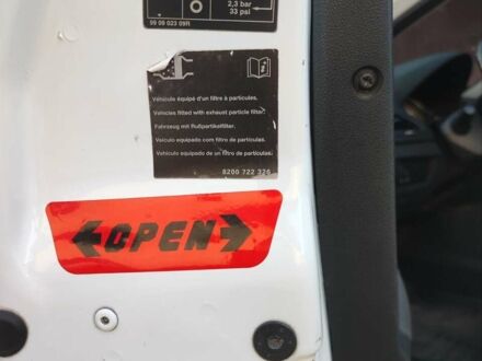 Білий Рено Меган, об'ємом двигуна 1.5 л та пробігом 300 тис. км за 7050 $, фото 1 на Automoto.ua