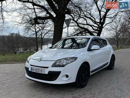 Белый Рено Меган, объемом двигателя 1.5 л и пробегом 228 тыс. км за 5699 $, фото 1 на Automoto.ua