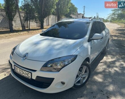 Білий Рено Меган, об'ємом двигуна 1.46 л та пробігом 257 тис. км за 6999 $, фото 1 на Automoto.ua