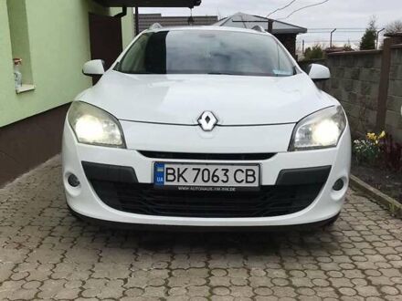 Белый Рено Меган, объемом двигателя 1.5 л и пробегом 250 тыс. км за 6300 $, фото 1 на Automoto.ua