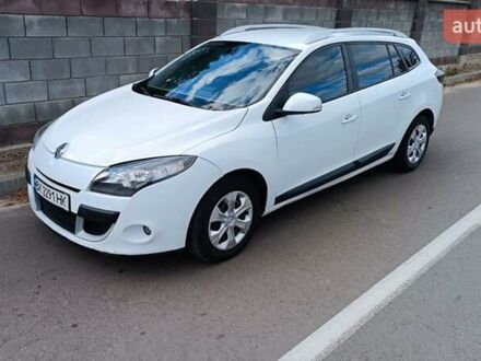Рено Меган 2010 в Сарнах на Automoto.ua Белый Рено Меган, объемом двигателя 1.5 л и пробегом 298 тыс. км за 4950 $, фото 1 на Automoto.ua