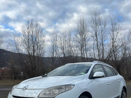 Рено Меган 2010 в Дубовое на Automoto.ua Белый Рено Меган, объемом двигателя 1.4 л и пробегом 226 тыс. км за 6200 $, фото 1 на Automoto.ua