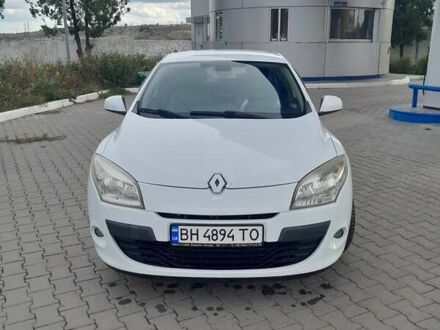Белый Рено Меган, объемом двигателя 1.5 л и пробегом 336 тыс. км за 5899 $, фото 1 на Automoto.ua
