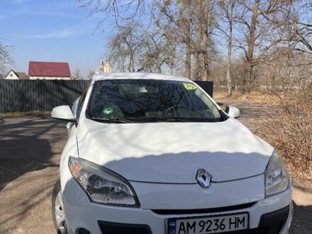 Рено Меган 2010 в Коростене на Automoto.ua Белый Рено Меган, объемом двигателя 1.5 л и пробегом 247 тыс. км за 7300 $, фото 1 на Automoto.ua