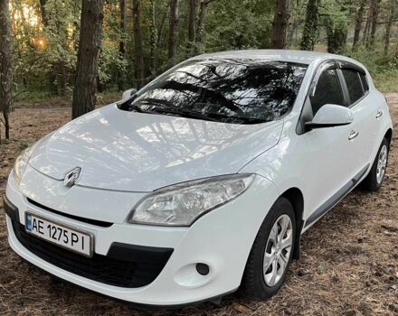 Білий Рено Меган, об'ємом двигуна 1.5 л та пробігом 240 тис. км за 6800 $, фото 1 на Automoto.ua