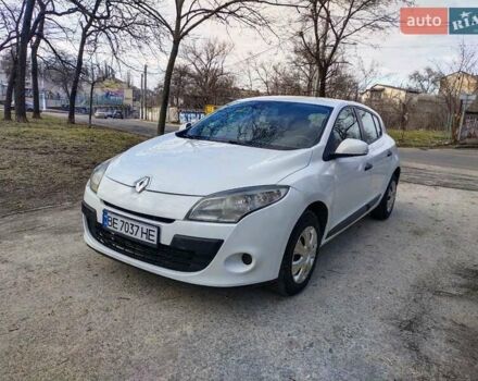 Белый Рено Меган, объемом двигателя 1.49 л и пробегом 299 тыс. км за 4900 $, фото 1 на Automoto.ua