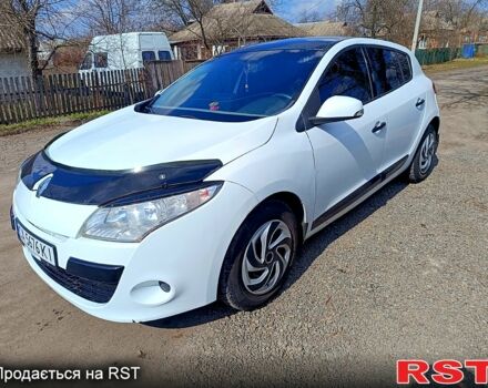 Білий Рено Меган, об'ємом двигуна 1.5 л та пробігом 300 тис. км за 4350 $, фото 1 на Automoto.ua