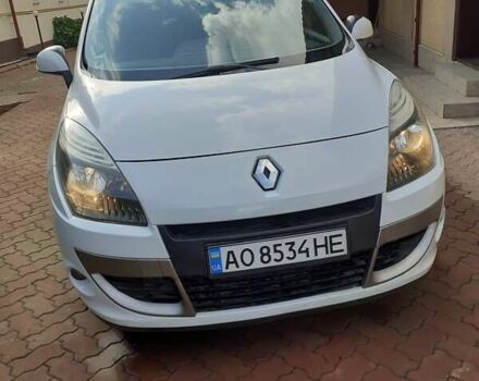 Белый Рено Меган, объемом двигателя 2 л и пробегом 236 тыс. км за 6500 $, фото 1 на Automoto.ua