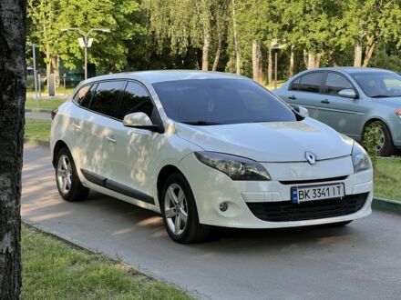 Рено Меган 2011 в Ровно на Automoto.ua Белый Рено Меган, объемом двигателя 1.5 л и пробегом 270 тыс. км за 5350 $, фото 1 на Automoto.ua