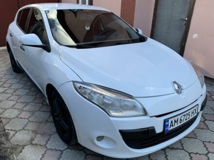 Рено Меган 2011 в Житомире на Automoto.ua Белый Рено Меган, объемом двигателя 1.5 л и пробегом 329 тыс. км за 5549 $, фото 1 на Automoto.ua
