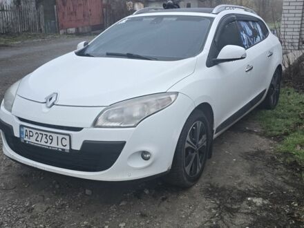 Білий Рено Меган, об'ємом двигуна 1.5 л та пробігом 360 тис. км за 8000 $, фото 1 на Automoto.ua