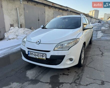 Белый Рено Меган, объемом двигателя 1.6 л и пробегом 240 тыс. км за 7000 $, фото 1 на Automoto.ua