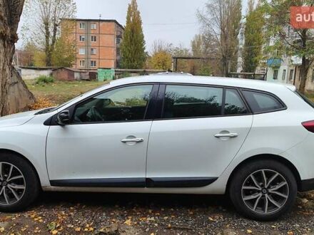 Рено Меган 2011 в Кривом Роге на Automoto.ua Белый Рено Меган, объемом двигателя 1.46 л и пробегом 297 тыс. км за 7100 $, фото 1 на Automoto.ua