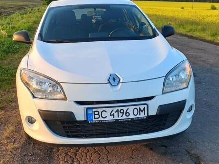Білий Рено Меган, об'ємом двигуна 1.5 л та пробігом 330 тис. км за 6900 $, фото 1 на Automoto.ua