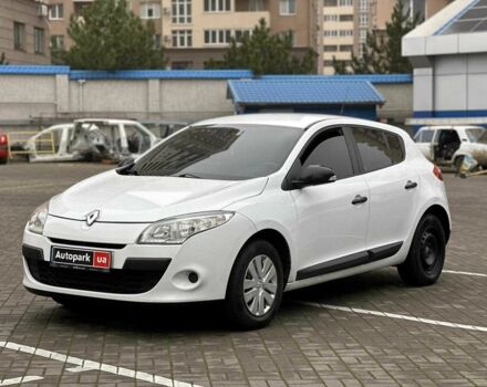 Белый Рено Меган, объемом двигателя 1.5 л и пробегом 275 тыс. км за 6440 $, фото 1 на Automoto.ua