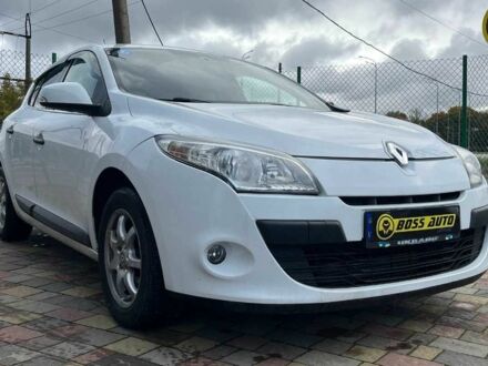 Рено Меган 2011 в Стрые на Automoto.ua Белый Рено Меган, объемом двигателя 1.4 л и пробегом 198 тыс. км за 5900 $, фото 1 на Automoto.ua