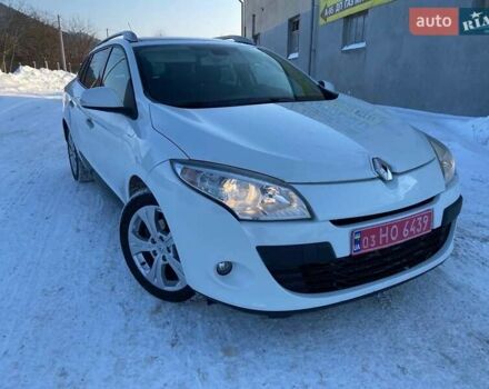 Білий Рено Меган, об'ємом двигуна 1.46 л та пробігом 181 тис. км за 6800 $, фото 1 на Automoto.ua