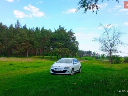 Білий Рено Меган, об'ємом двигуна 1.46 л та пробігом 255 тис. км за 6800 $, фото 1 на Automoto.ua