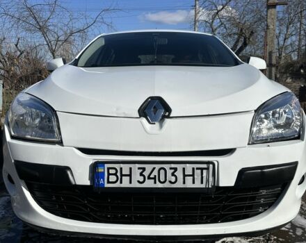 Белый Рено Меган, объемом двигателя 1.5 л и пробегом 257 тыс. км за 5700 $, фото 1 на Automoto.ua