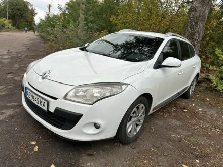 Рено Меган 2011 в Каменское - Днепродзержинск на Automoto.ua Белый Рено Меган, объемом двигателя 1.5 л и пробегом 230 тыс. км за 8000 $, фото 1 на Automoto.ua