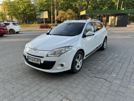 Белый Рено Меган, объемом двигателя 1.6 л и пробегом 240 тыс. км за 6900 $, фото 1 на Automoto.ua