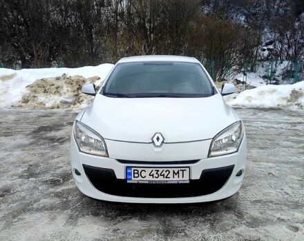Білий Рено Меган, об'ємом двигуна 1.5 л та пробігом 207 тис. км за 6800 $, фото 1 на Automoto.ua