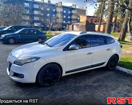 Белый Рено Меган, объемом двигателя 1.5 л и пробегом 225 тыс. км за 6200 $, фото 1 на Automoto.ua